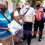 KAI Daop 8 Surabaya, Peduli Covid-19 Bagikan Ratusan Paket Sembako dan Masker