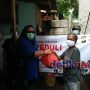 Lawan Covid-19, Polri Bersama Satuan Gugus Tugas Kecamatan Setu Bagikan Sembako Kepada Masyarakat