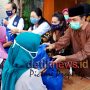 Peduli Covid-19, Rotary Club Surabaja Darmo D3420 Bagi Ratusan Sembako untuk Lansia