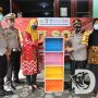 Kapolres Tanjung Perak Beri Bantuan Rak Buku di Hari Anak Nasional