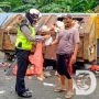 Tiada Hari Tanpa Berbagi, Srikandi Satlantas Polres Gresik Gelar Baksos