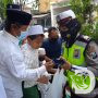 Jum’at Berkah, Puluhan Nasi Bungkus Gratis Dibagikan Satlantas Polres Gresik