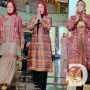 Organza Silk Dayak Kalimantan, Desainer Riris Ghofir Ciptakan Fashion Asha 2021