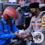 Kapolres Madiun Peduli Pengendara Jalan, Berbagi Ratusan Takjil di Bulan Ramadhan