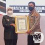 Penganugrahan Pin Emas dan Penghargaan dari Kapolri Diterima Gubernur Jatim