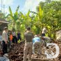 Tiga Pilar dan Masyarakat Kerja Bakti Bersihkan Reruntuhan Rumah Roboh