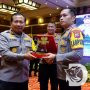 Lomba Video HUT Humas Polri Ke-71, Polres Bojonegoro Terima Penghargaan dan Tropy Pelayanan Publik