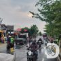 Jalan Poros Tergenang Sungai Pacal, Satlantas Polres Bojonegoro Urai Arus Lalin