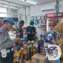 Polsek Wringinanom Cek Makanan dan Minuman Kadaluarsa di Swalayan