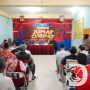 Wakapolres Tanjung Perak saat Jum’at Curhat Berinteraksi Dengan Masyarakat