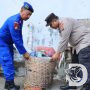 Polres Gresik Bersama Warga dan Pelajar Bersih-bersih Sampah