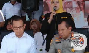 Ketua DPD Gerakan Nasional Anti Narkotika (GRANAT) Jawa Timur, Dra. Arie Soeripan, M.M saat memberikan sambutan