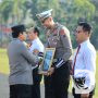 Kapolda Jatim Beri Penghargaan 216 Personel Polri dan PNS