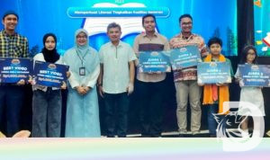 Kepala KPw BI Jatim bersama generasi muda untuk menumbuhkan minat membaca di perpustakaan BI Jatim