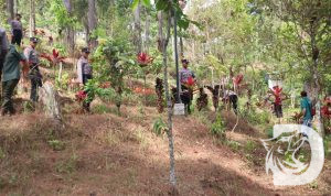 Polres Tulungagung tanam pohon di D Capin