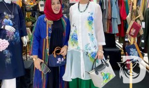 Desainer Nita Erlina menampilkan Zenea Lukis di Persana Annual Show 2023