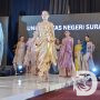 Unesa Prodi Tata Busana Fakultas Vokasi Tampilkan Metode Draping di D’Fashion Textile and Tailor