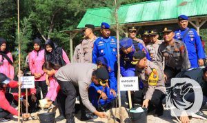 Polres Tuban Tanam Pohon di HUT Brimob ke-78 dan Polairud ke-73