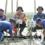 Kapolres Gresik Dampingi Kapolda Jatim Tanam Ribuan Bibit Mangrove di HUT Korp Brimob ke-78 dan Polairud ke-73