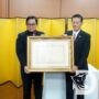 Prof Djodjok Soepardjo Ahli Bahasa Jepang UNESA, Terima Anugerah Bintang Jasa dari Konsulat Jenderal Jepang