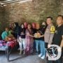 Bhabinkamtibmas, Pemdes Semare dan Relawan SGM Baksos Bantu Mbah Iksan Penderita Stroke