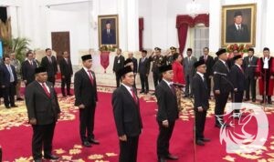 Presiden Joko Widodo, melantik 9 anggota KPPU di Istana Negara Jakarta
