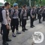 Polres Gresik Berangkatkan 22 Personil Pengamanan Pemilu 2024 ke Pulau Bawean