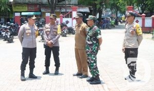 Kapolres Nganjuk AKBP Muhammad kunjungi PPK penghitungan Suara