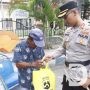 Sampaikan Pesan Kamtibmas di Jum’at Berkah, Polres Situbondo Bagikan Sembako