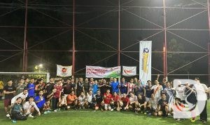 Foto bersama Organesasi Relawan pada kegiatan Silaturahmi melalui Olahraga di Triboon Mini Soccer Cilandak Jakarta Selatan Foto bersama Organesasi Relawan pada kegiatan Silaturahmi melalui Olahraga di Triboon Mini Soccer Cilandak Jakarta Selatan