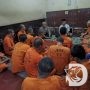 Polisi Tingkatkan Keimanan, Beri Bimbingan Rohani ke Tahanan di Polres Tulungagung