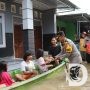 Kapolres Kunjungi Lokasi Banjir dan Bagikan 3.000 Nasi Bungkus ke Masyarakat