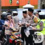 Operasi Keselamatan Semeru 2024, Satlantas Polres Jember Berbagi Takjil