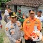 Polres Tuban Bersama BPBD Beri Bantuan Warga Korban Gempa