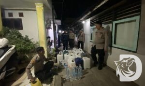 Polres Situbondo sita puluhan jerigen arak di Operasi Pekat Semeru 2024