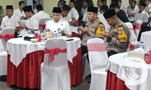 Kapolres Gresik AKBP Adhitya Panji Anom buka bersama dan santuni anak yatim