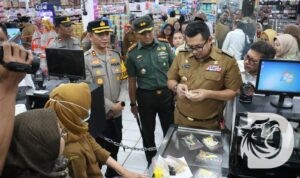 Forkopimda Kota Mojokerto sidak pasar dan swalayan