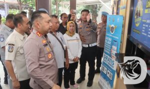 Kapolres Pasuruan AKBP Teddy Chandra resmikan Samsat Smart Thru