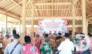 Kapolres Bojonegoro AKBP Mario Prahatinto gelar Cangkrukan Kamtibmas