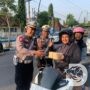 Satlantas Polres Bojonegoro Lakukan Aksi Simpatik di Hari ke-5 Operasi Patuh Semeru 2024