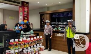 Satlantas Polres Bondowoso sosialisasi di tempat perbelanjaan