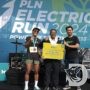 Lima Ojol Prasejahtera Terima Motor Listrik di PLN Electric Run 2024