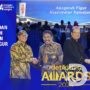 Kajati Jatim Raih Penghargaan Anugerah Figur Akselerator Kemajuan di detikJatim Award