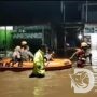 Akibat Curah Hujan Deras, Polres Ponorogo Evakuasi Warga Terdampak Banjir