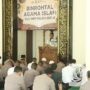 Polres Gresik Sambut Bulan Rajab Gelar Binrohtal di Masjid Al Aziz