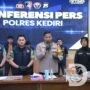 Polres Kediri Ungkap Kasus Pembunuhan Satu Keluarga di Pandantoyo