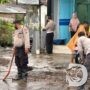 Polres Jember Evakuasi Banjir dan Bersihkan Rumah Warga Terdampak