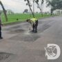 Tekan Angka Kecelakaan, Polres Ngawi Lakukan Mitigasi dan Tandai Jalan Berlubang
