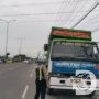 Satlantas Polres Gresik Tindak Truk Langgar Jam Operasional di Sidayu dan Cerme