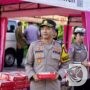 Bulan Suci Ramadhan, Satlantas Polres Gresik Bagi Takjil ke Pengendara